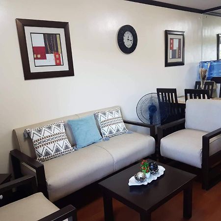 One Oasis 2Br Apartment With Pool Access Beside Sm Mall Davao Exterior photo